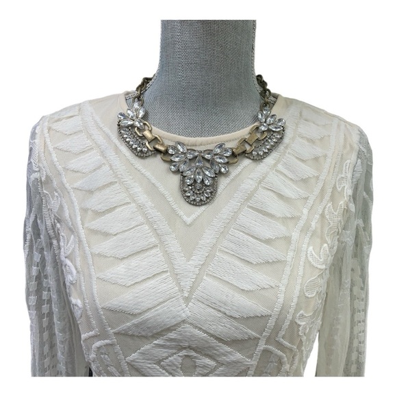 SIMPLEE LACE PLEATED
RUFFLE DRESS SIZE LARGE - Picture 6 of 11